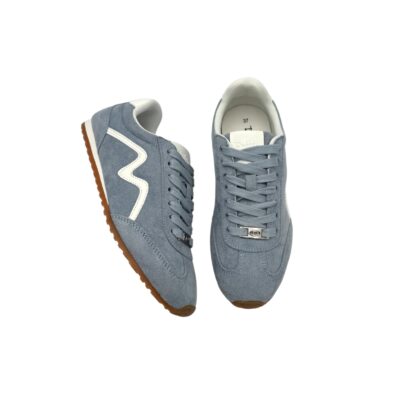 Duffy: vallan valloittavat vaaleansiniset trendikkäät tennarit