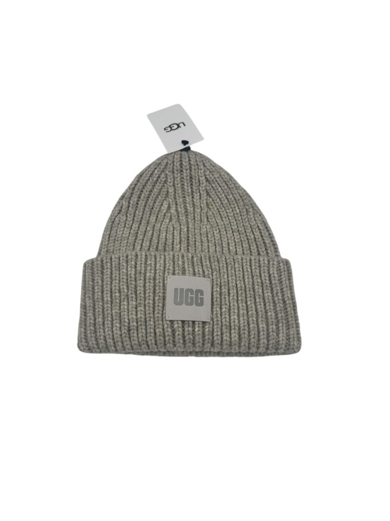 Ugg: tyylikäs harmaa Chunky Rib Beanie pipo.