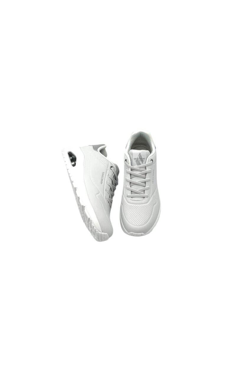 Skechers: raikkaat valkoiset pikanauhalliset Uno shimmer away tennarit.