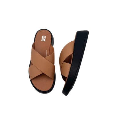 Fitflop: mielettömän ihanat & mukavat konjakin ruskeat ristikkäisremmi pistokkaat.