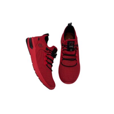 Bugatti: komian punaiset kevyet venykenauhalliset lenkkarit.