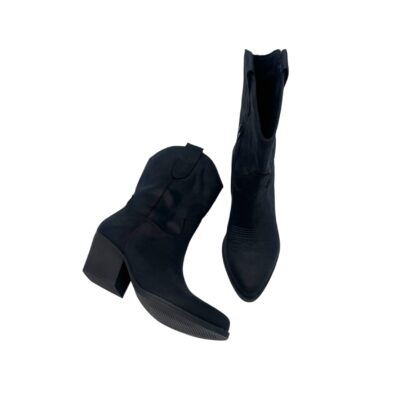 Bagatt: mielettömän mageet siniset bootsit.