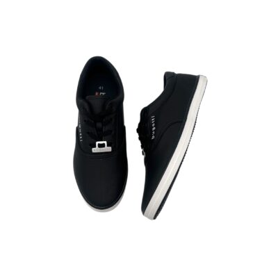 Bugatti: siistit & slimmit mustat venykenauhalliset city tennarit