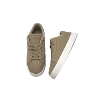 Tommy Hilfiger: kauniit neutraalin sävyiset nahkaiset tenskut