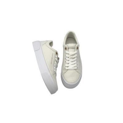 Tommy Hilfiger: tyylikkäät & trendikkäät valkoiset kangas tenskut