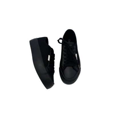 Calvin Klein: mielettömän makiat mustat mesh tennarit