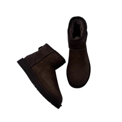UGG: herkulliset & upeat tumman ruskeat Classic Mini II lampaankelsi nilkkurit